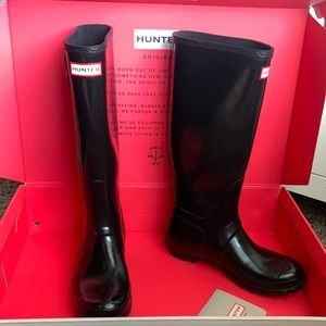 Hunter Tall Glossy Rain Boots - Size 7 - Black Gloss